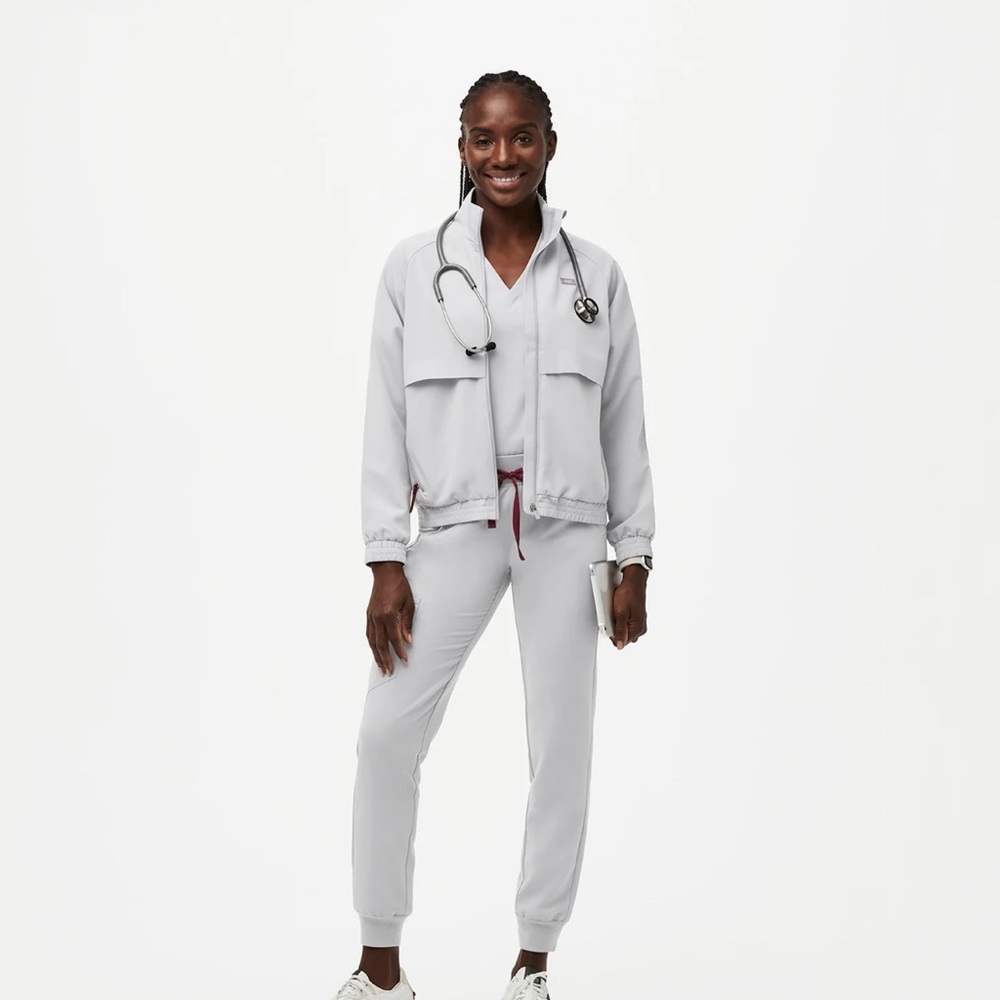 ISO WHITE FIGS SCRUB JACKET XS/S/M